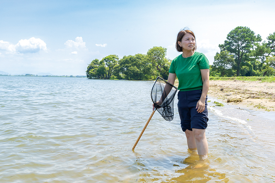 お気に入りの砂浜で語る武田みゆきさん