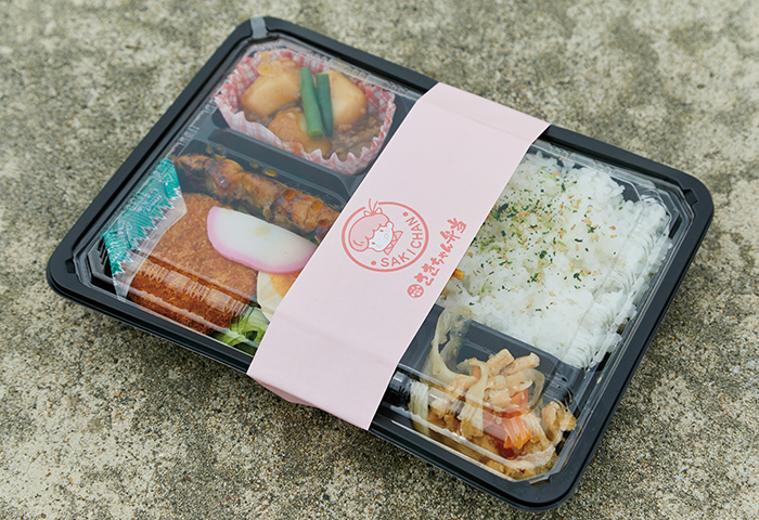 おいしくてボリュームがある「さきちゃん弁当」。水や食材の入手、衛生管理などに苦労しながらも震災の2カ月後には再開した