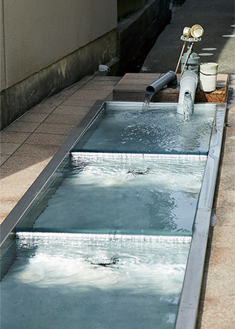 生地の住宅街にある「清水庵」