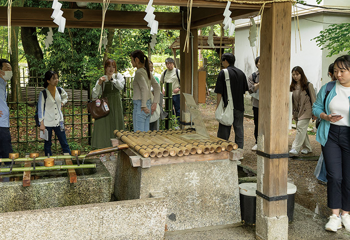梨木神社の境内にある「染井」。宮中御用の染所として、この染井の水が用いられたと伝わる