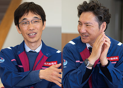 国土交通省関東地方整備局 京浜河川事務所 河川環境課長 大浪裕之さん（左）、事業対策官 大野光秀さん（右）