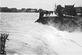 1953年（昭和28）１月31日の夜半、北海から発達した低気圧が接近し、いくつもの高潮が発生、20万haの土地が水に浸かり、30万人が家と財産を失った。この高潮による死者は1853名。